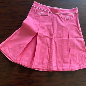 Bubblegum barbie pink skirt with white contrast detail